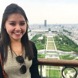 Meet your Posher, Danielle